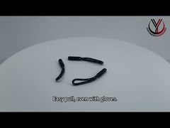 एक करीब से देखें: 3D उभरा हुआ लोगो TPU प्लास्टिक ज़िपर पुलर OEKO रबर ज़िपर पुलर