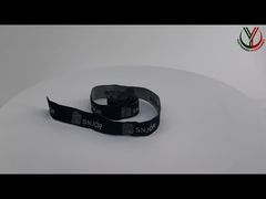 परिधानों के लिए कस्टम डिबॉस्ड बद्धी