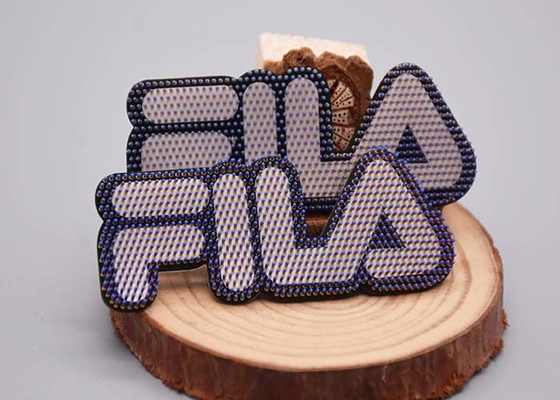 गारमेंट्स के लिए सिलिकॉन रबड़ पृष्ठभूमि स्क्रीन मुद्रित पैच 0.8 मिमी 2.0 मिमी