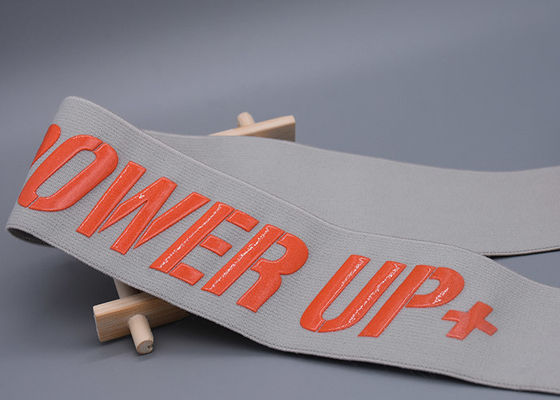 गारमेंट्स के लिए चमकदार सिलिकॉन लोगो 47 मिमी चौड़ा गैर पर्ची लोचदार बैंड