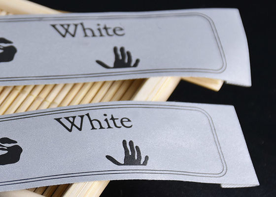 ब्लैक इंक लोगो के साथ मुद्रित वस्त्र कस्टम 3M चिंतनशील लेबल