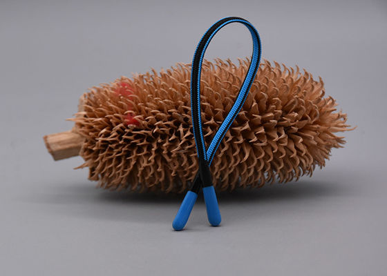 कपड़े 10 सेमी लंबी रस्सी कस्टम ड्रॉस्ट्रिंग कॉर्ड दोनों सिरों पर चमकदार सिलिकॉन टपकता है