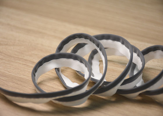 कपड़ों में सिलवाया गया अनुकूलित परावर्तक पाइपिंग टेप